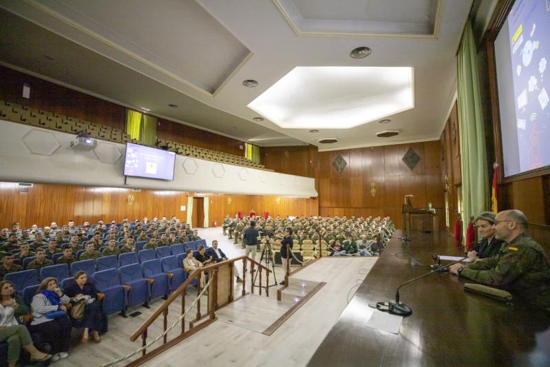 La Delegación del Gobierno ofrece una jornada informativa sobre Administración electrónica en la Academia de Infantería